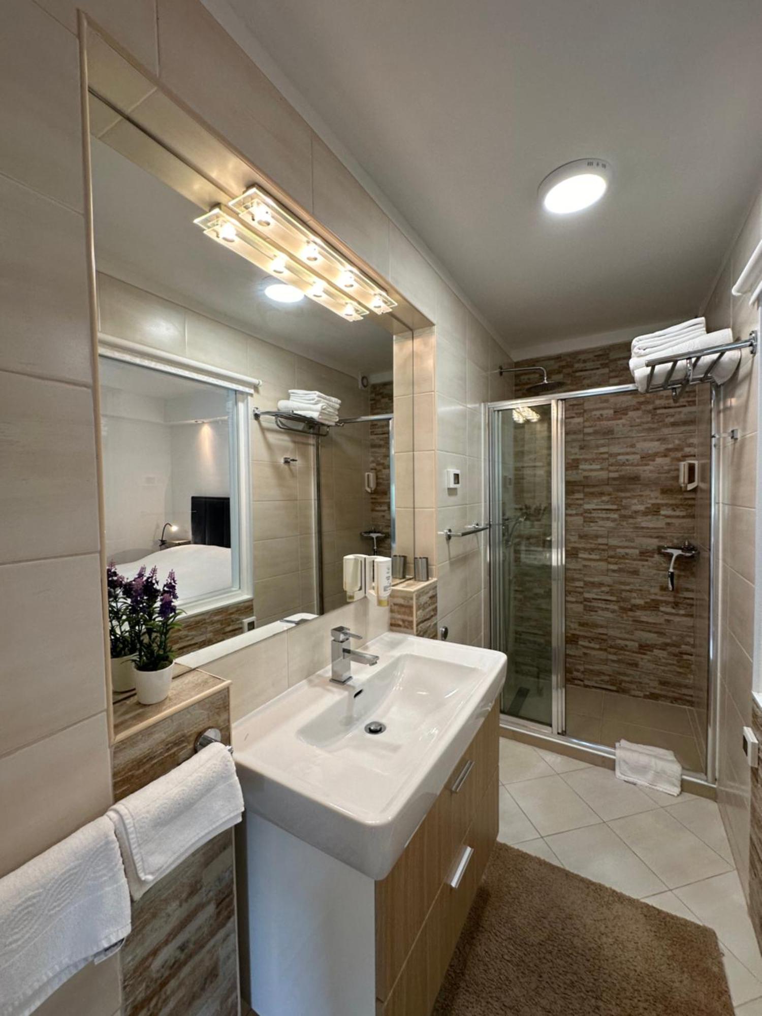 Villa Kos Rovinj Apartments Ngoại thất bức ảnh